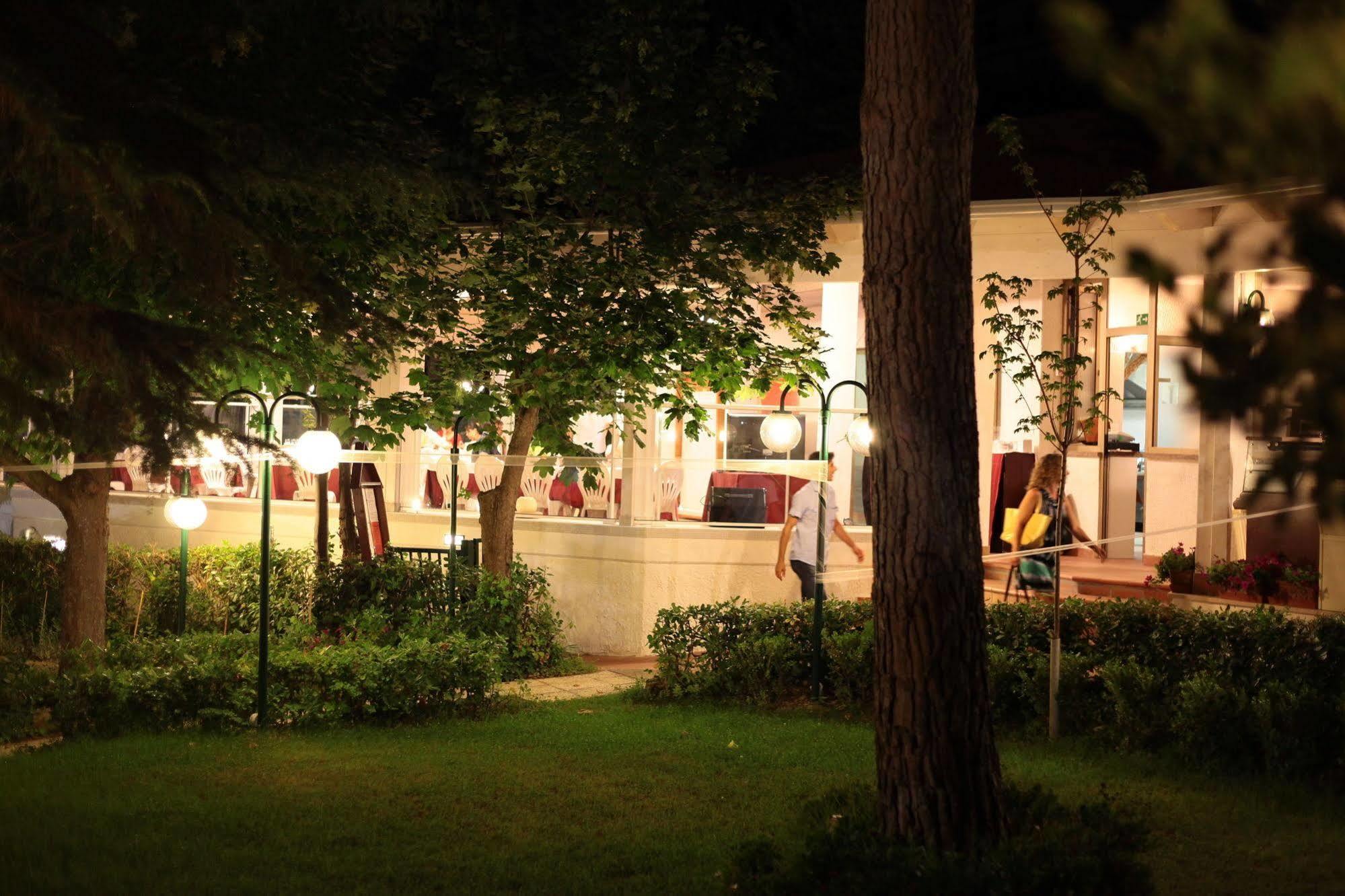 Casa Ferretti Di Ferretti Village Silvi Marina Eksteriør bilde