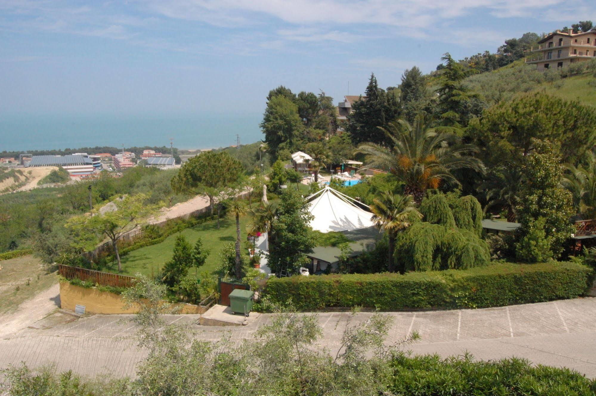 Casa Ferretti Di Ferretti Village Silvi Marina Eksteriør bilde